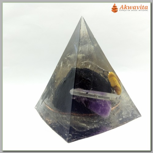 Orgonite faz Limpeza e Proteção Formato Pirâmide 9x12cm