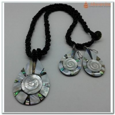 Colar e Brinco Medalhão Abalone Madrepérola em Gota- Lj