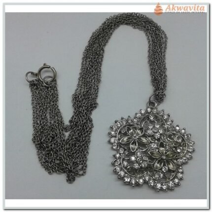 Colar Prateado com Pingente Mandala Pentavada com Strass