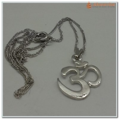 Gargantilha Pingente OM Som Universo Prateado- N.Tempo