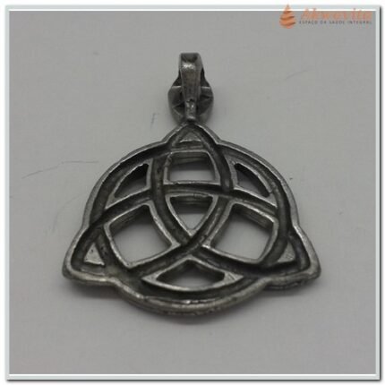 Pingente Triquetra em Metal Escuro Poder e Proteção