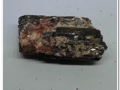 Pedra Turmalina Negra Mica Neutraliza Magia Negra 125g