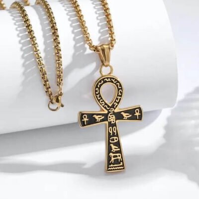 Corrente e Pingente Cruz Ansata Dourado com Preto Símbolos