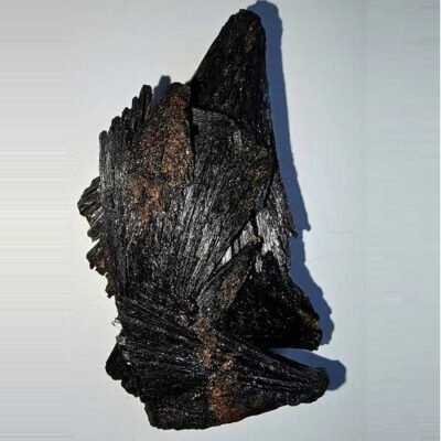 Pedra Cianita Preta Vassoura de Bruxa Limpa e Protege 100g