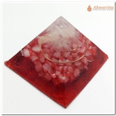 Orgonite Pirâmide com Cristal Vermelha Proteção 7cm