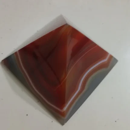Pirâmide de Ágata Vermelha Natural Concentração Base 7cm
