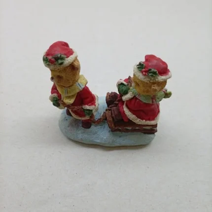 Natal Dois Ursinhos Noel Puxando no Trenó em Resina 6x6cm